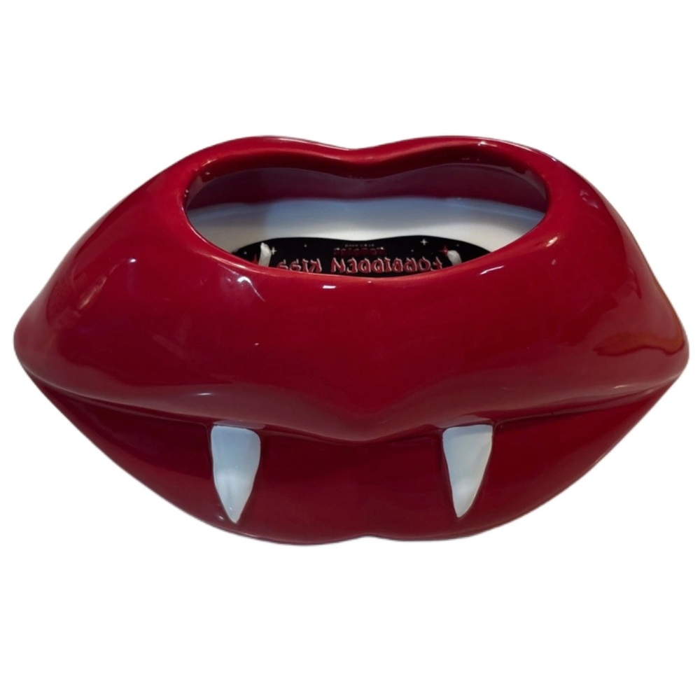Goodies by DW Home ‘Forbidden Kiss’ Vampire Lips Candle